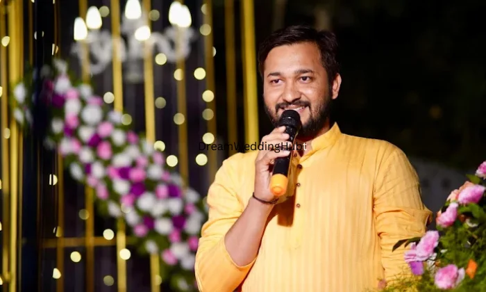 Anchor Vishal Dumbre